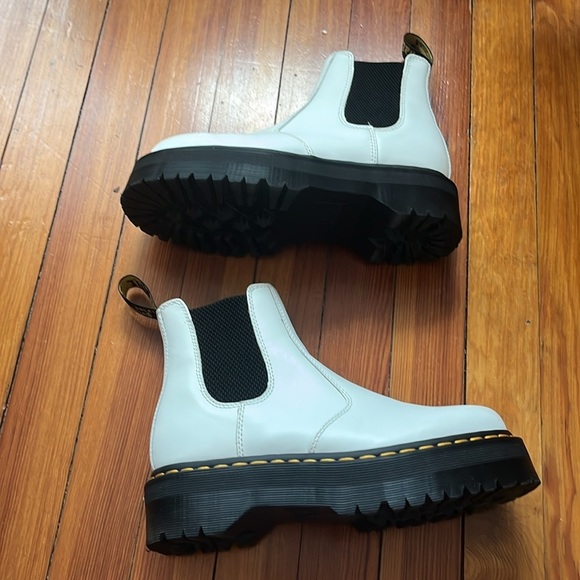 Dr. Martens White 2976 Quad Chelsea Platform Boot Size W9 - Picture 8 of 13